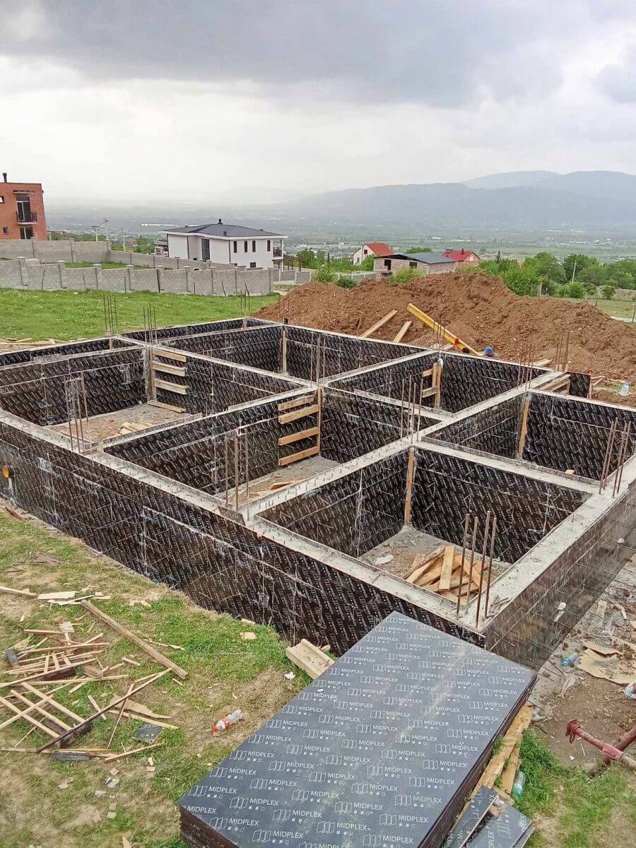მშენებელი