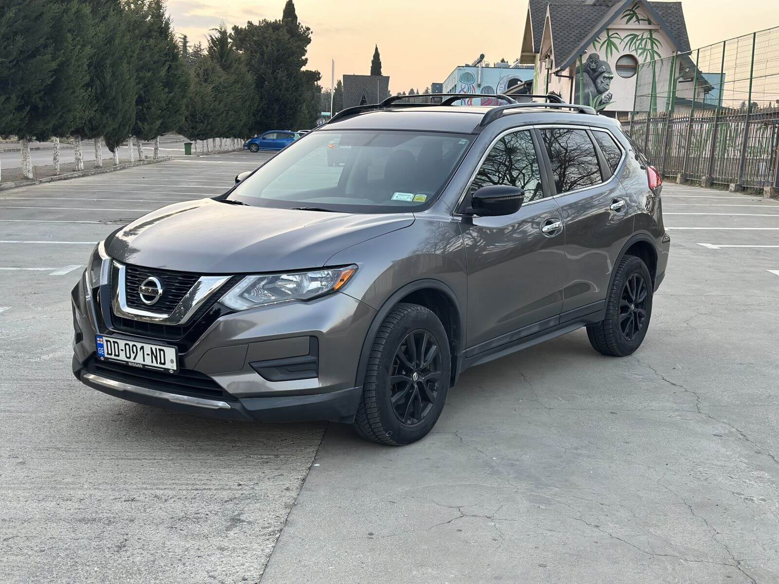 ქირავდება Nissan Rogue