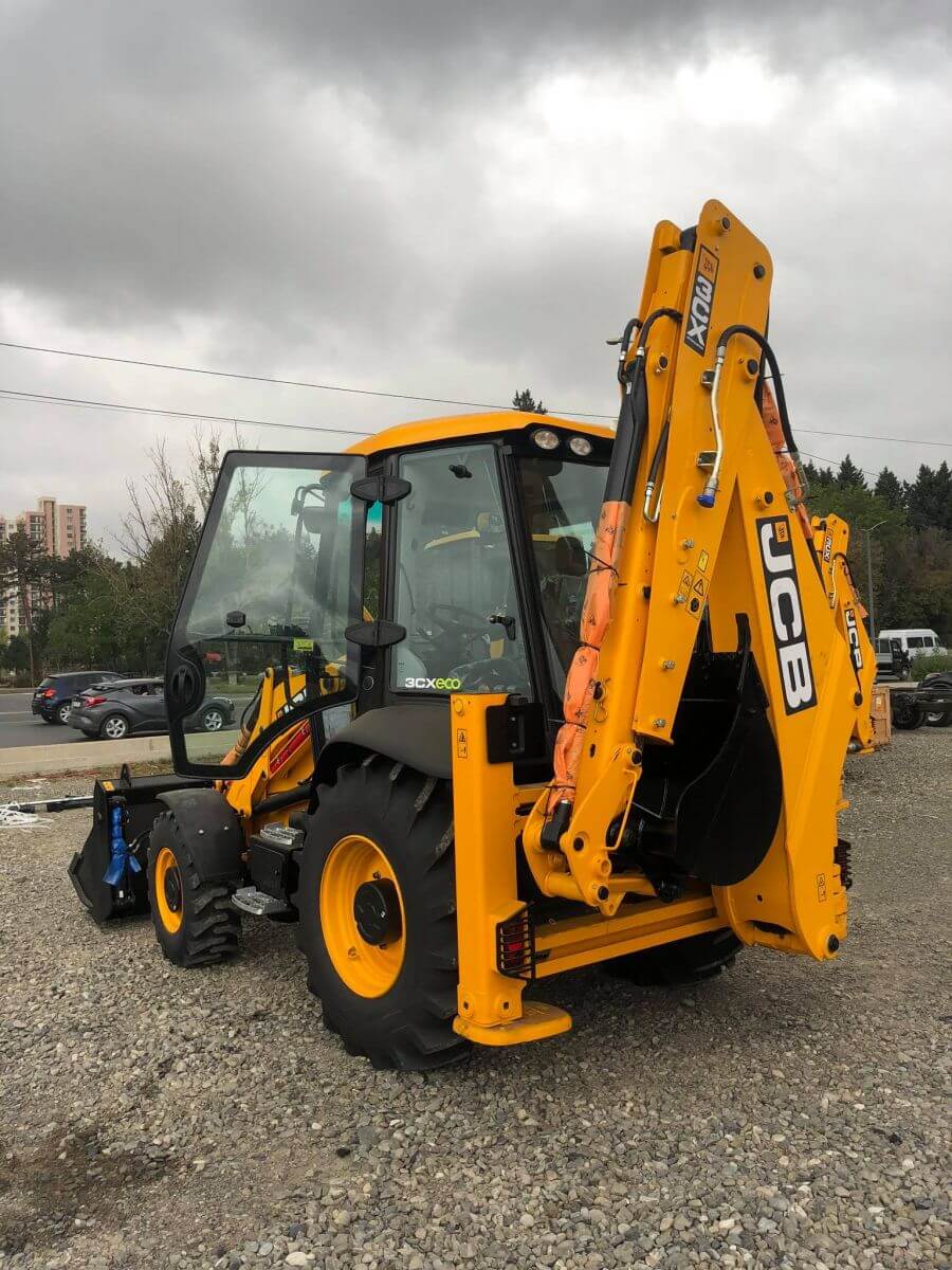 ქირავდება JCB CX3 კოდალით