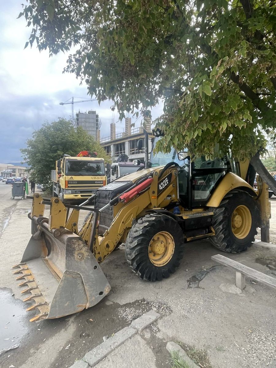 ქირავდება JCB